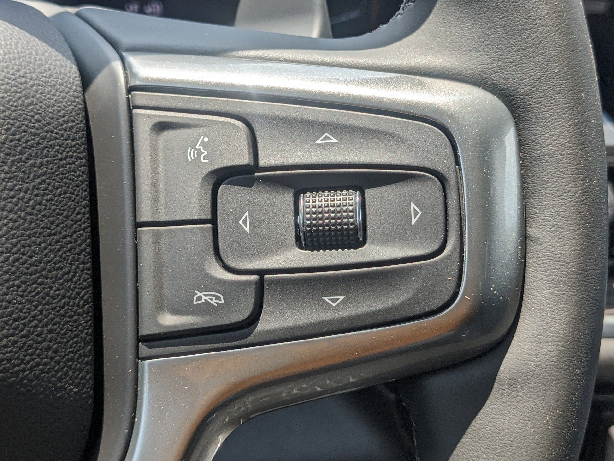 2025 Chevrolet Silverado 1500 LTZ photo 26