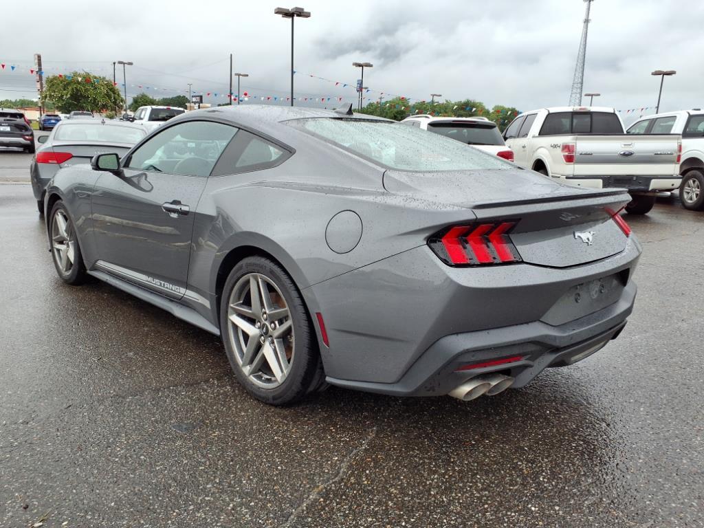 2024 Ford Mustang EcoBoost Premium photo 4