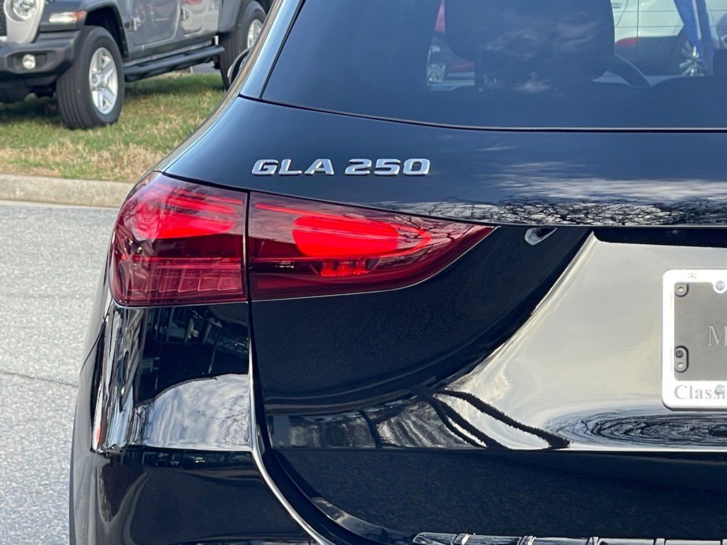 2025 Mercedes Benz GLA 250 photo 4