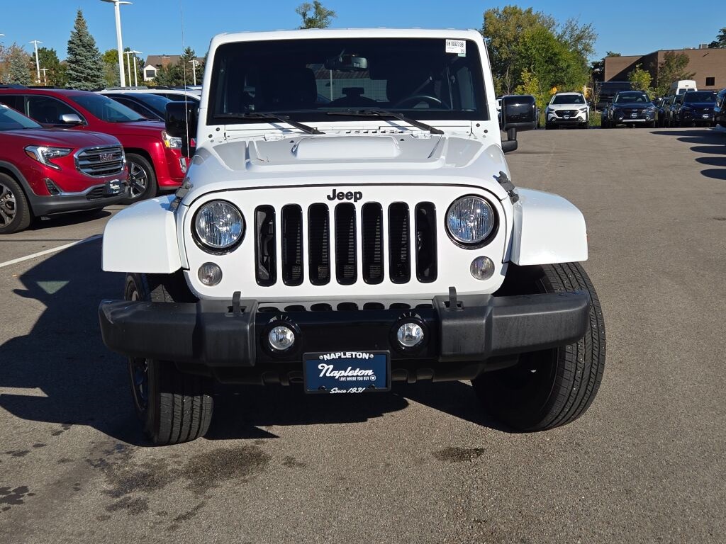 2015 Jeep Wrangler Unlimited Altitude photo 4