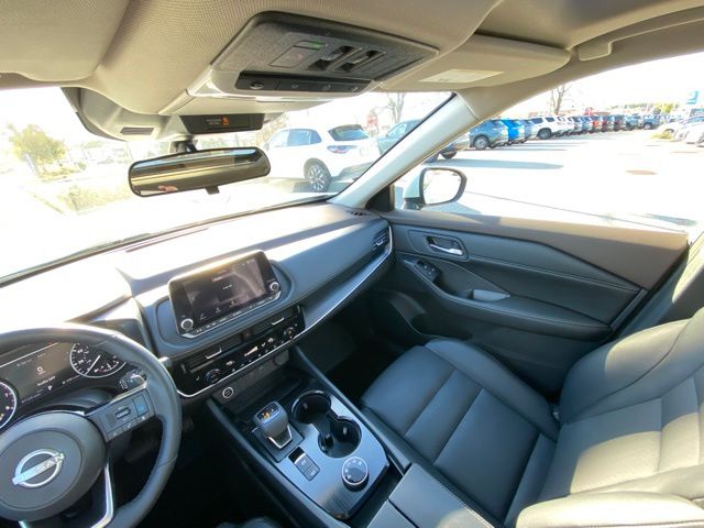 2023 Nissan Rogue SV photo 11