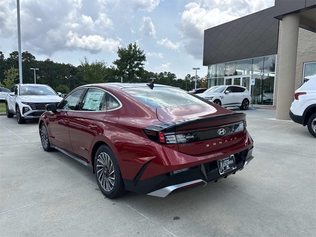 2025 Hyundai Sonata Hybrid Limited photo 3