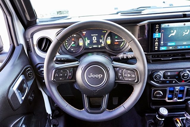 Used 2024 White Jeep Sport S 4xe image 20