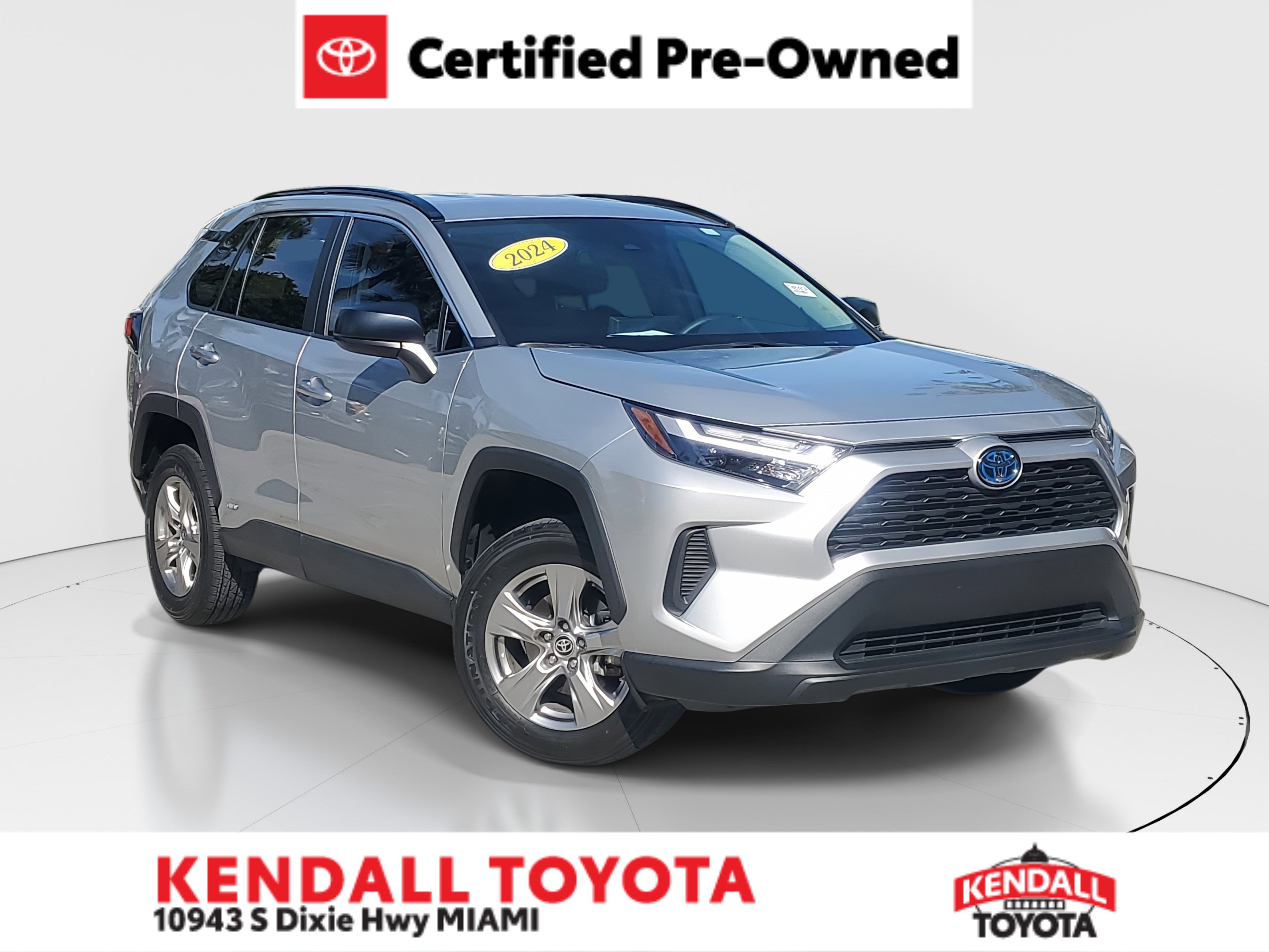 2024 Toyota RAV4 LE's photo