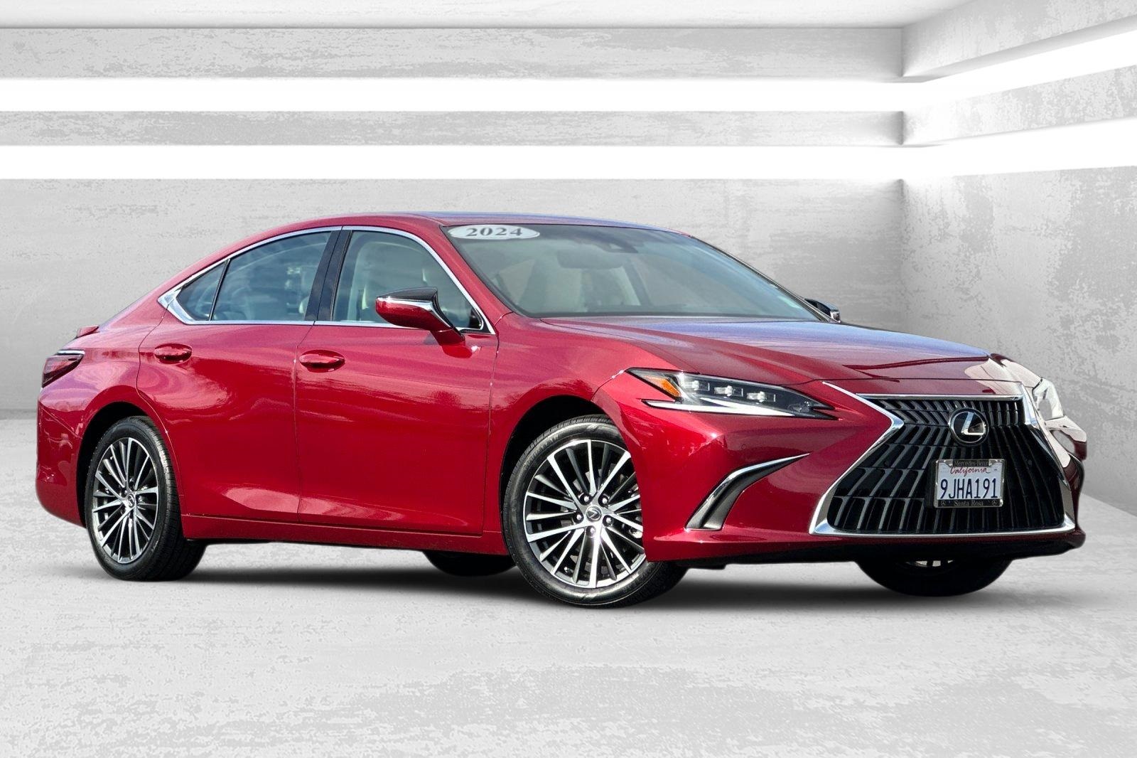 2024 Lexus ES Hybrid 300h's photo