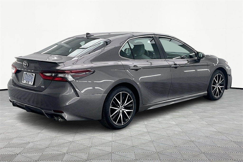 Used 2024 Toyota Camry SE with VIN 4T1G11AK5RU889929 for sale in Kansas City