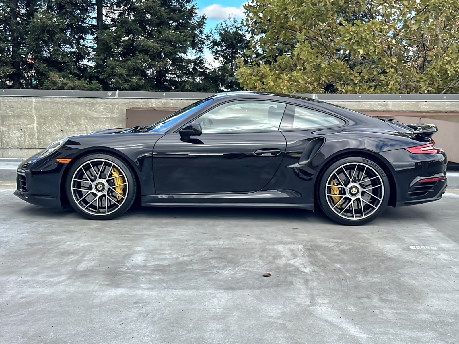 2018 Porsche 911 Turbo S photo 2