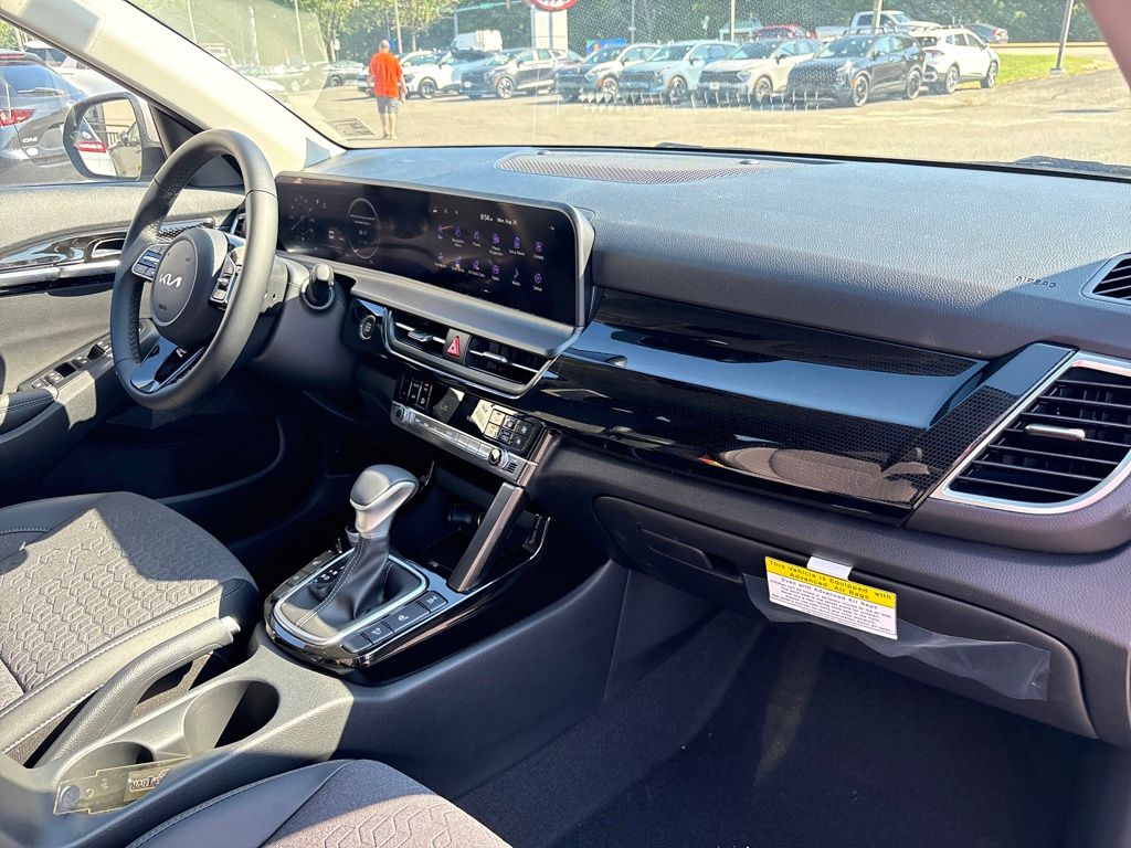 2025 Kia Seltos X-Line photo 26