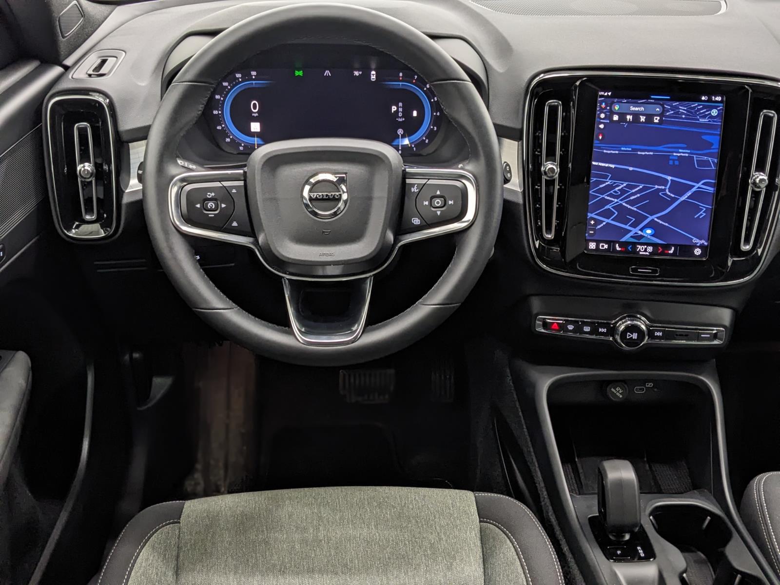 2024 Volvo XC40 Core photo 4