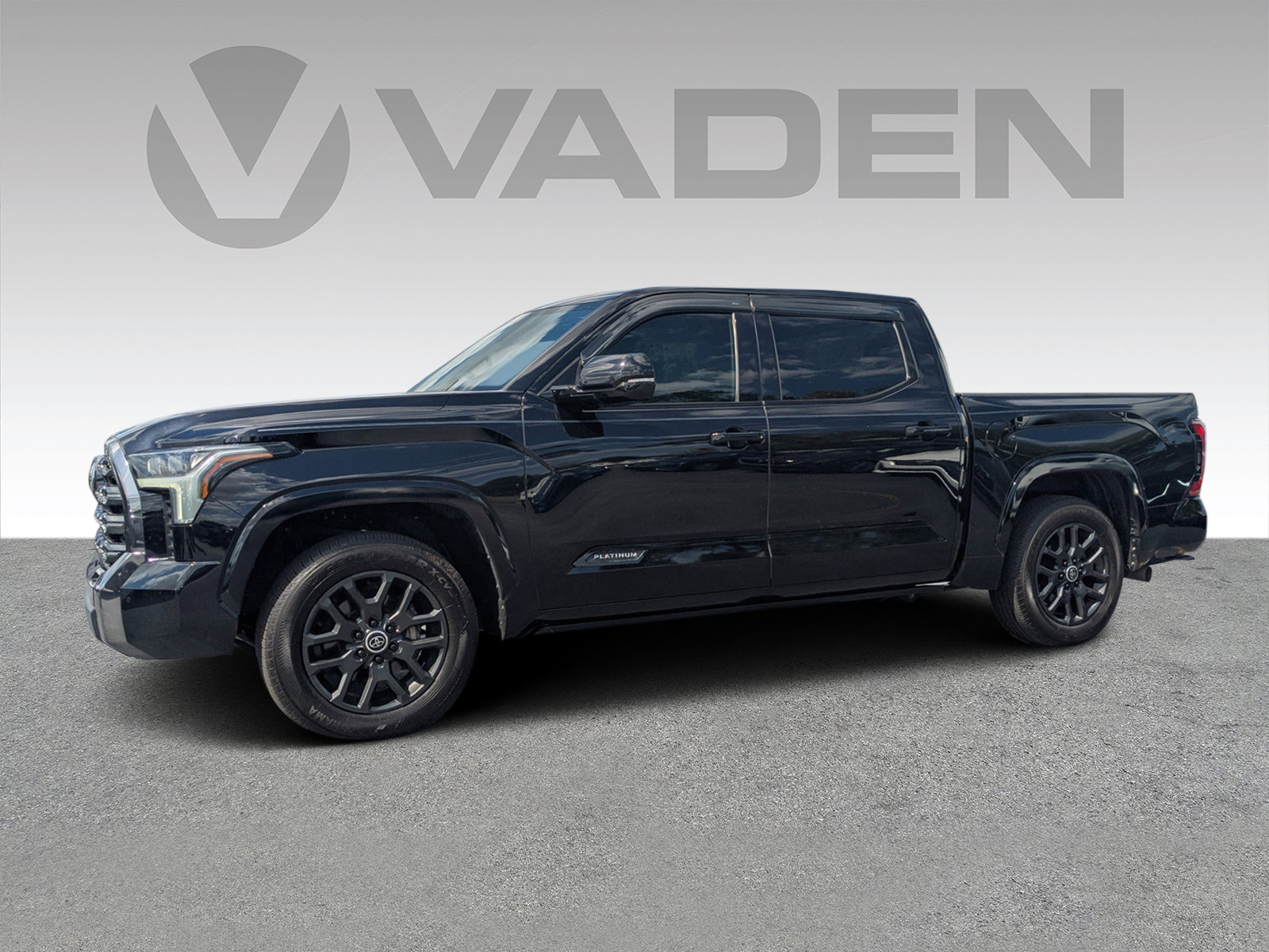 2022 Toyota Tundra Platinum photo 2