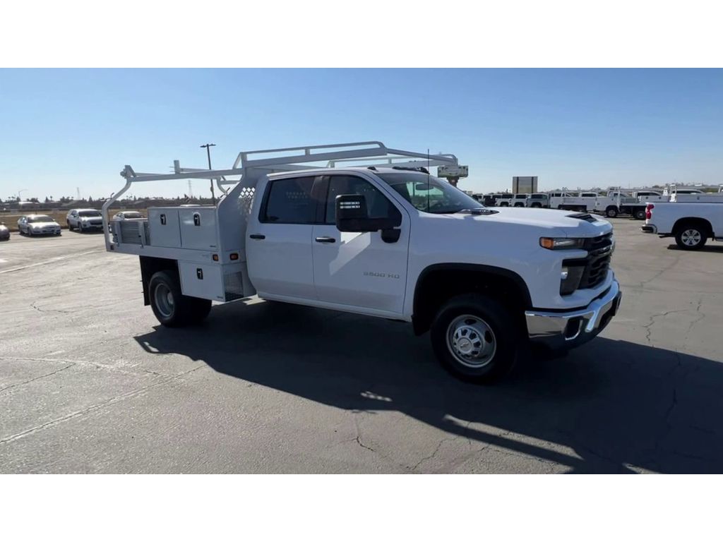 2024 Chevrolet Silverado 3500HD Work Truck photo 2