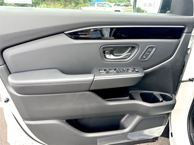 2025 Honda Pilot Touring photo 14