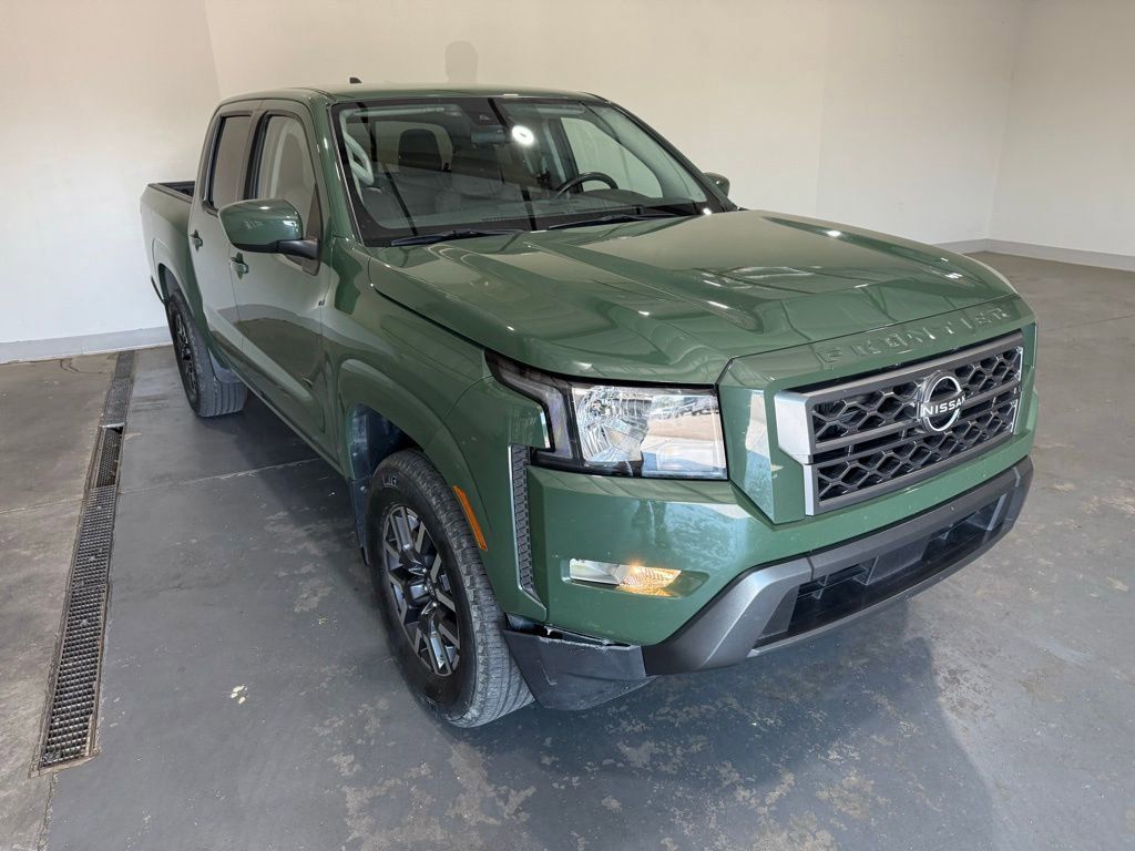 2022 Nissan Frontier SV's photo