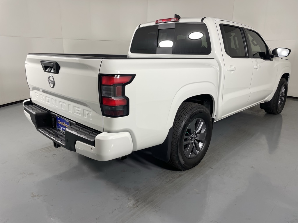 2025 Nissan Frontier Crew Cab SV photo 7