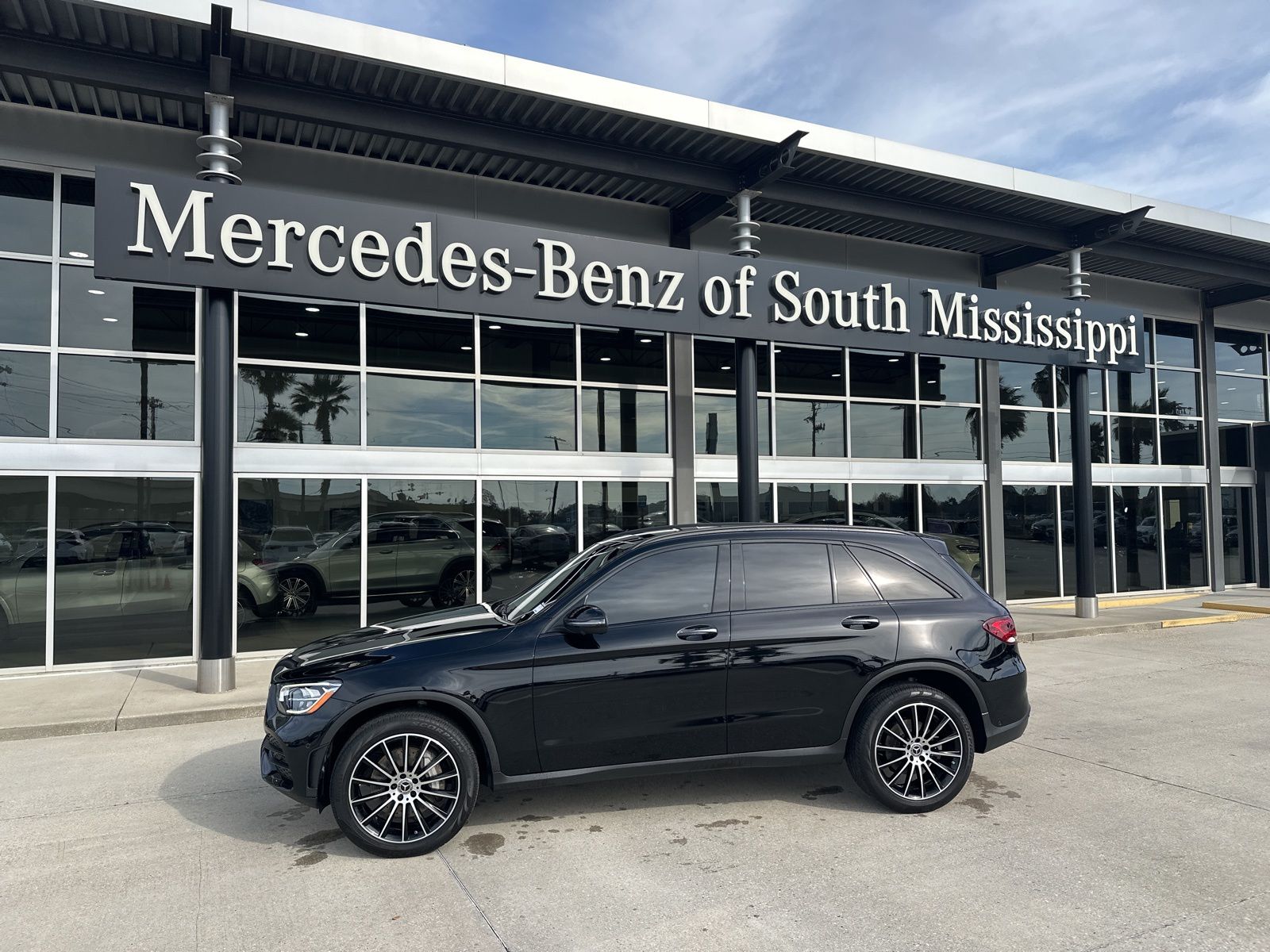 2022 Mercedes-Benz GLC GLC300's photo