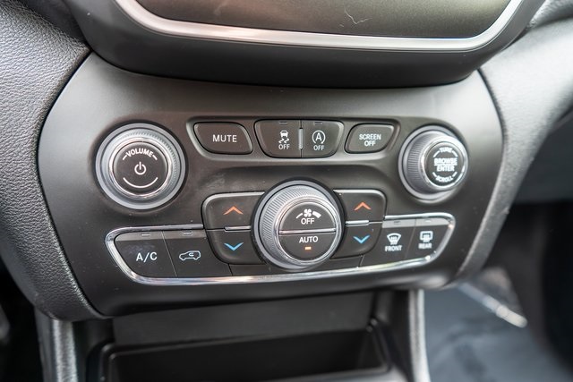 2022 Jeep Cherokee Trailhawk photo 19