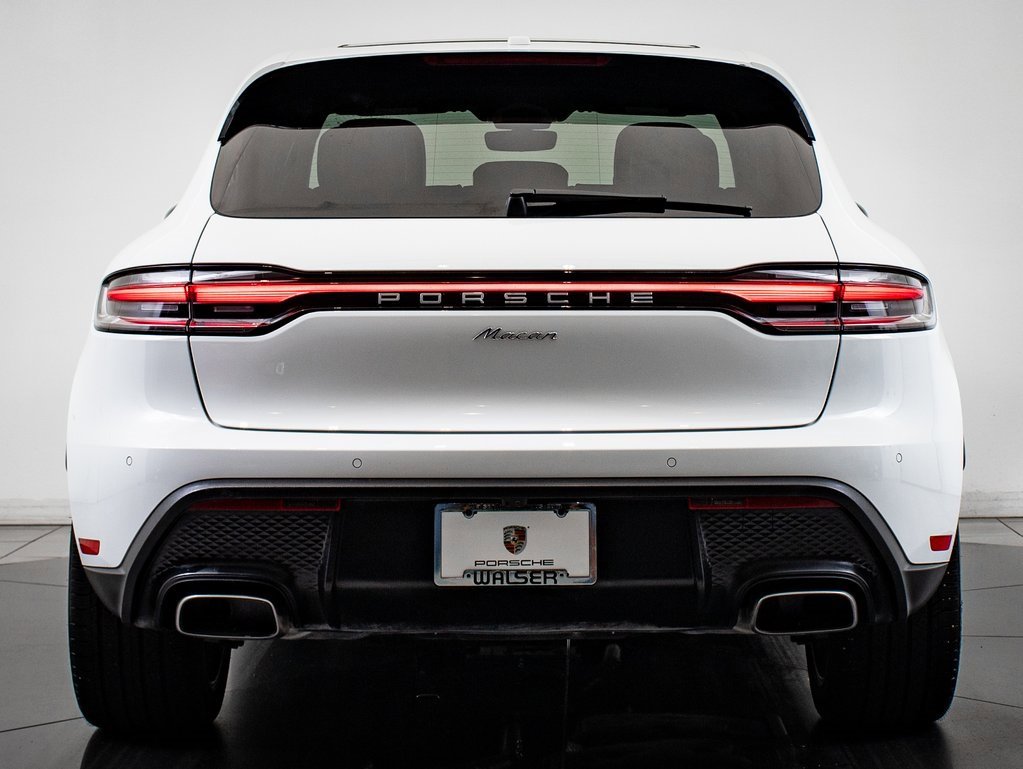 2024 Porsche Macan T photo 3