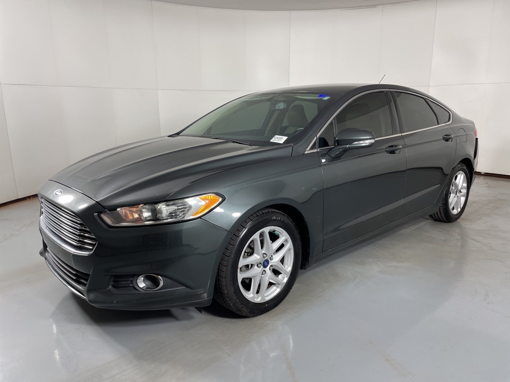 2015 Ford Fusion SE photo 4