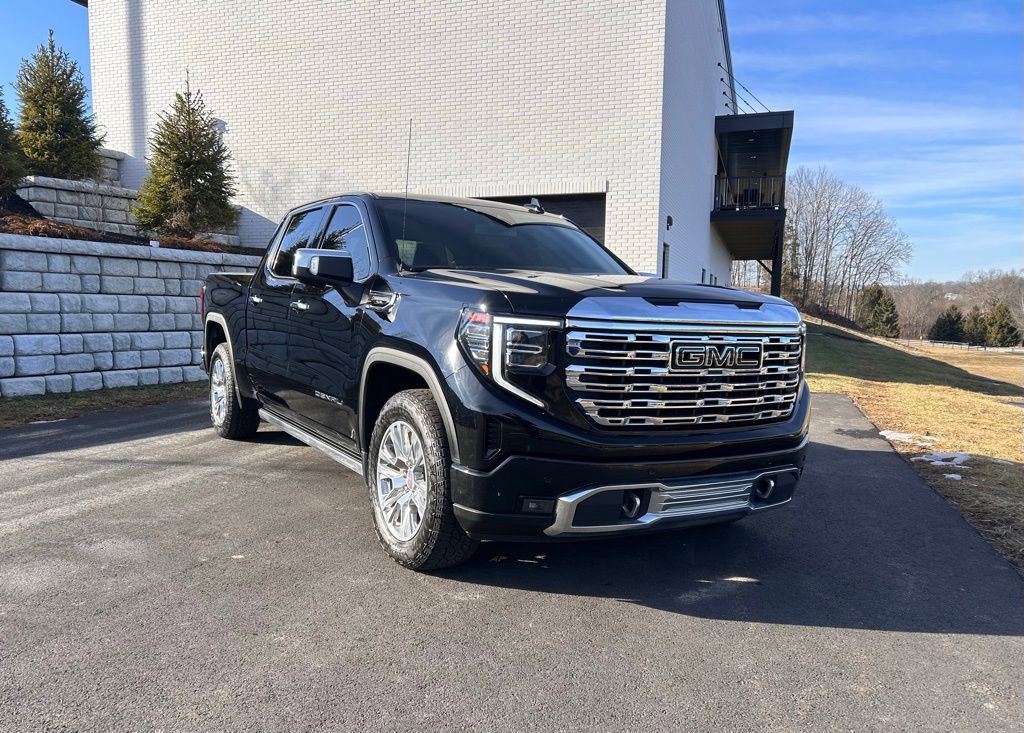 2022 GMC Sierra Denali's photo
