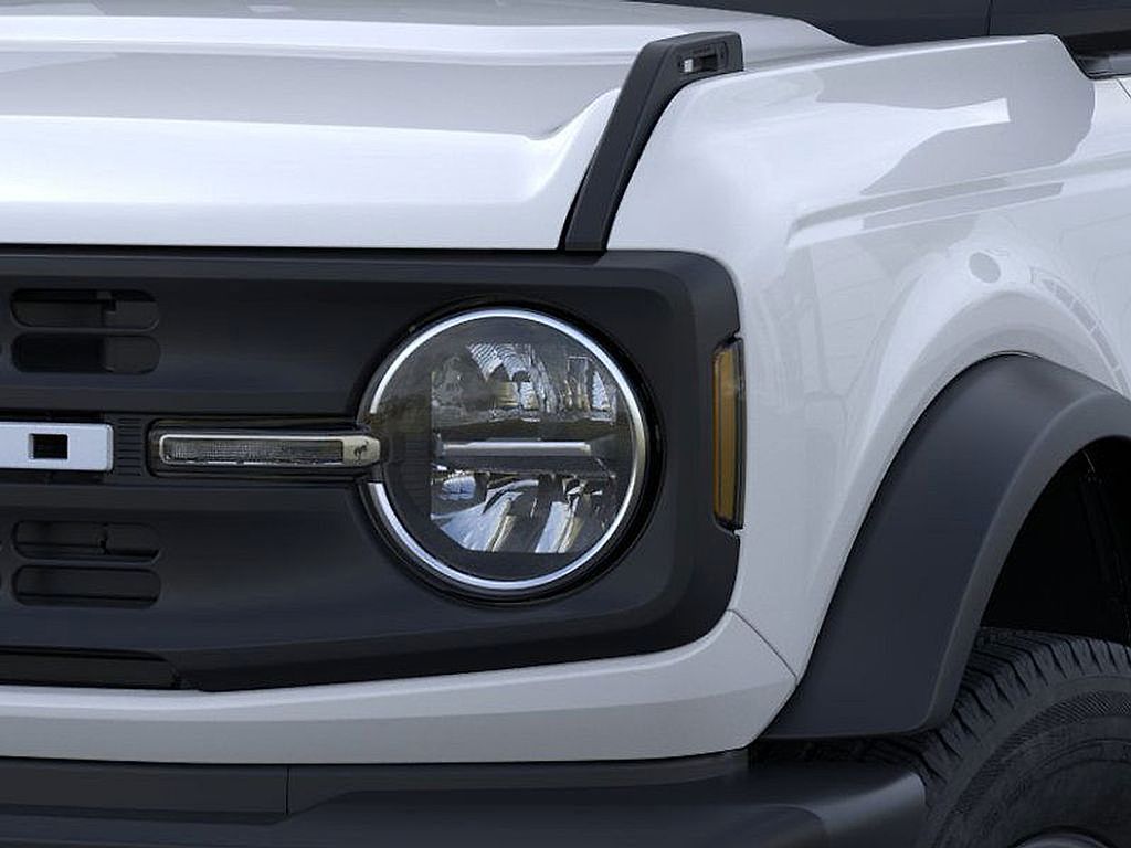 2025 Ford Bronco Base photo 18