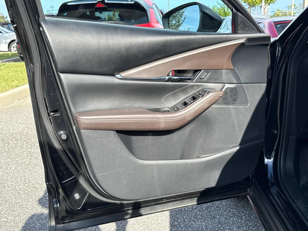 2022 Mazda CX-30 2.5 S Premium photo 18