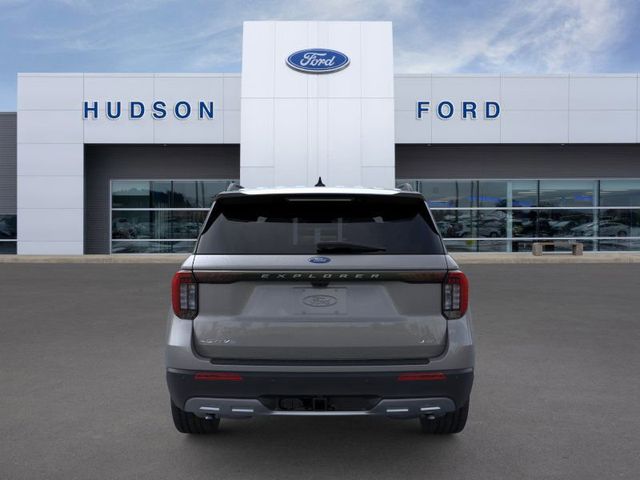 2025 Ford Explorer photo 5