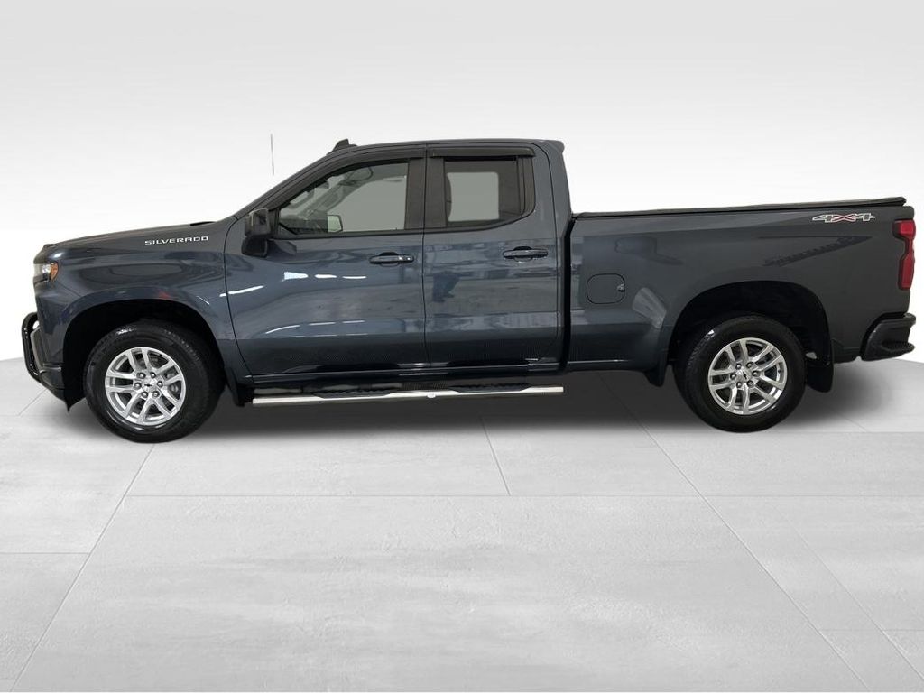 2020 Chevrolet Silverado 1500 RST photo 2