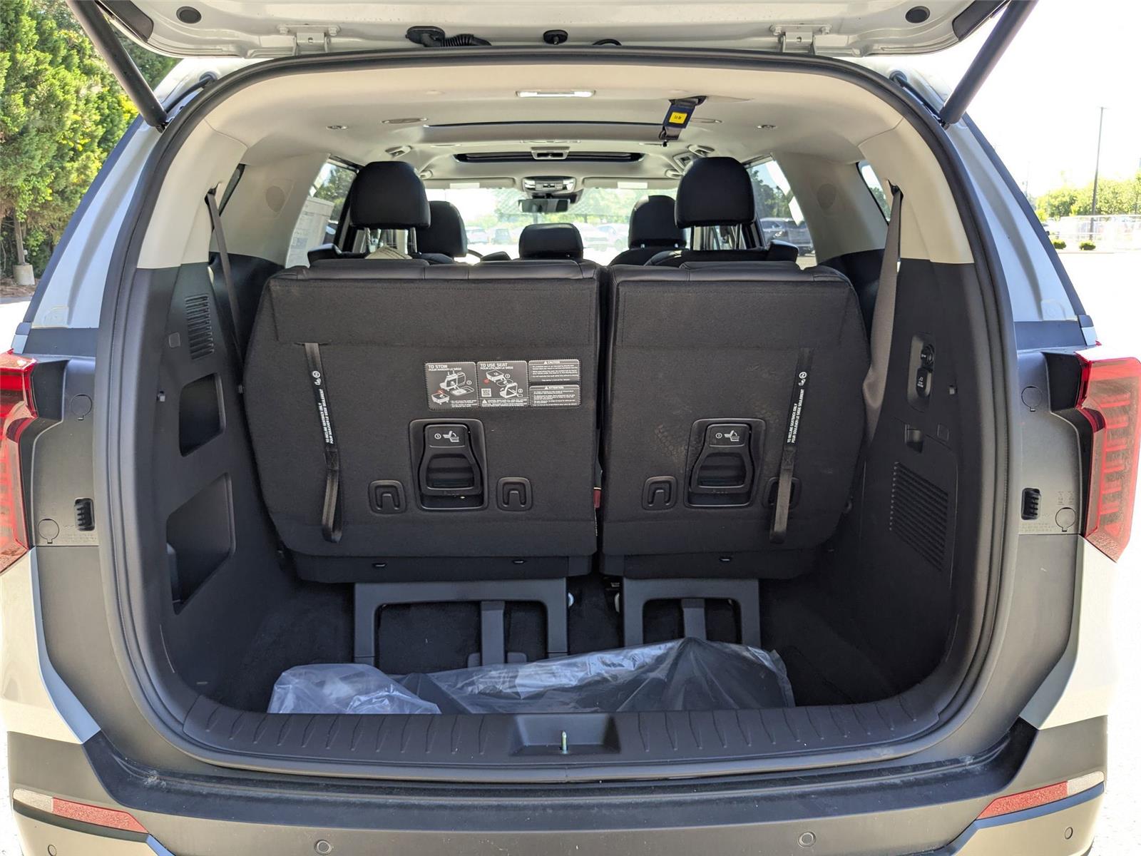 2025 Kia Carnival SX Prestige photo 32