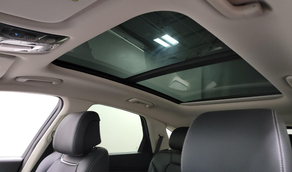 2024 Genesis GV70 2.5T Advanced photo 2