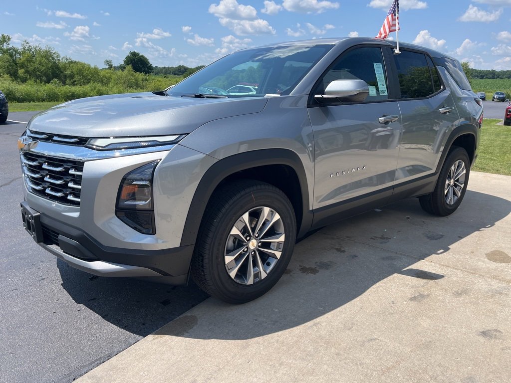 2026 Chevrolet Equinox LT photo 3