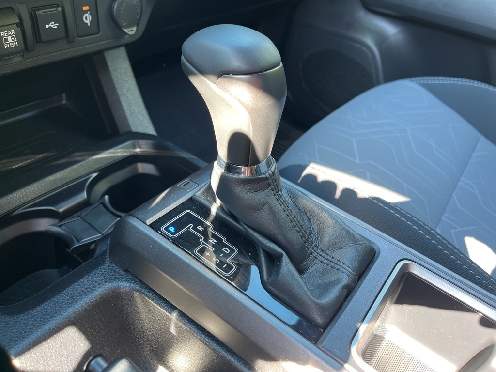 2022 Toyota Tacoma SR5 photo 17