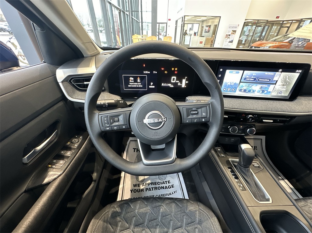 2025 Nissan Kicks SV photo 5
