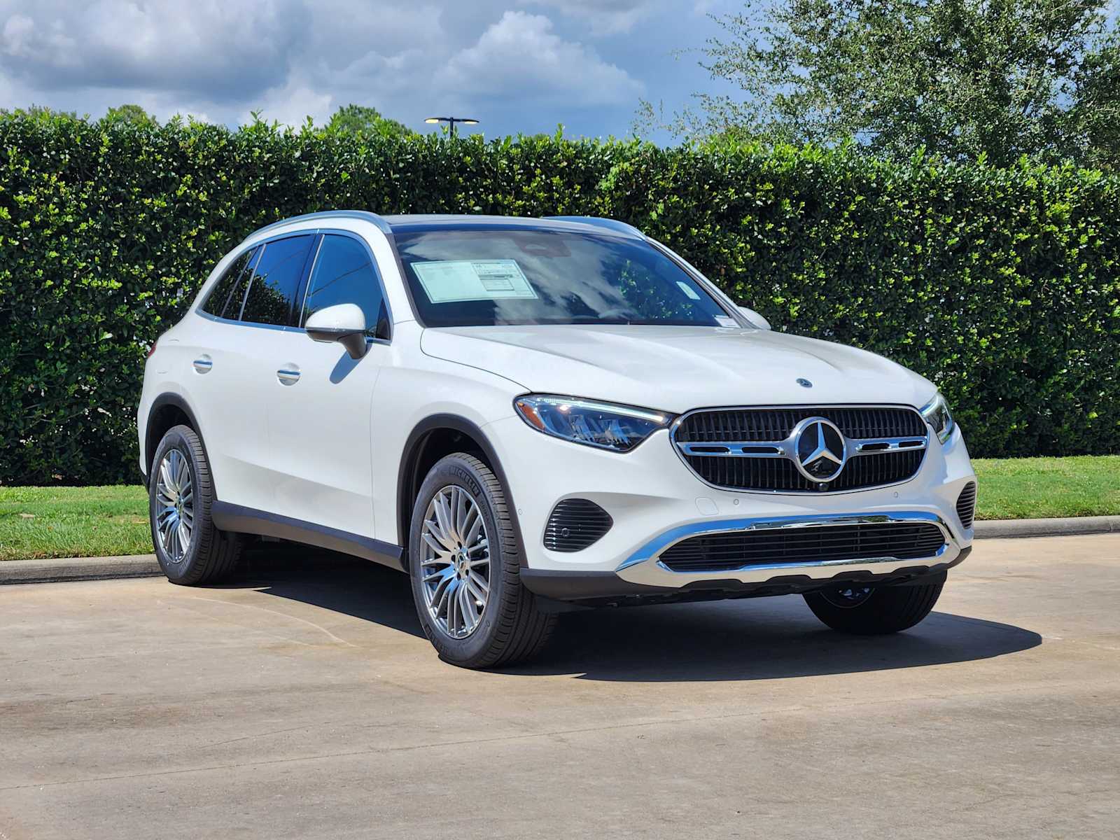 2026 Mercedes Benz GLC 300 4MATIC photo 2