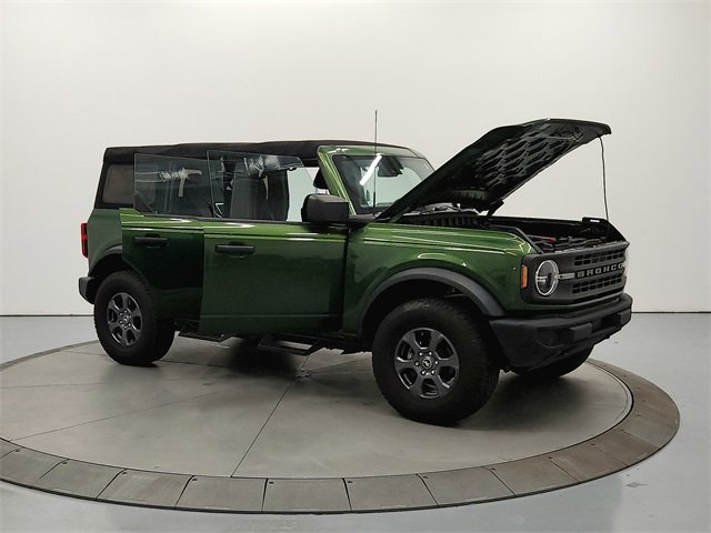 2022 Ford Bronco Base photo 9