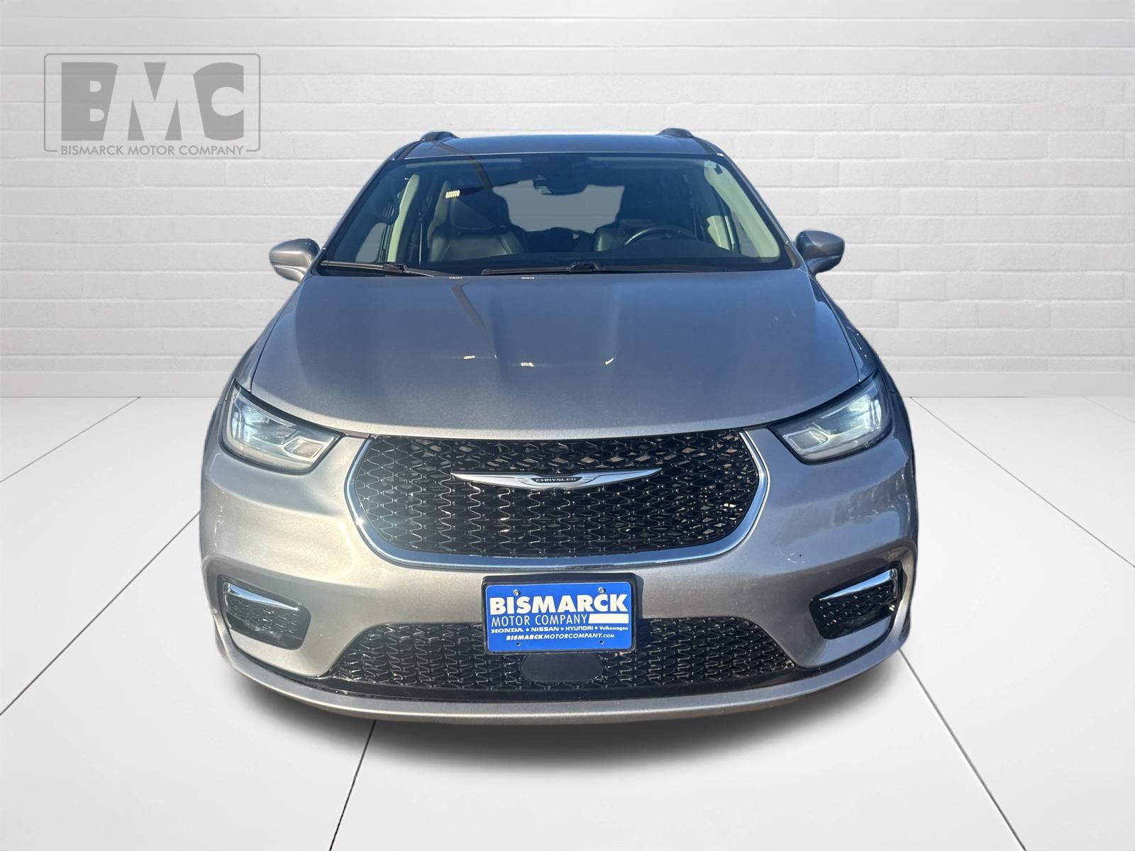 2021 Chrysler Pacifica Touring L photo 2