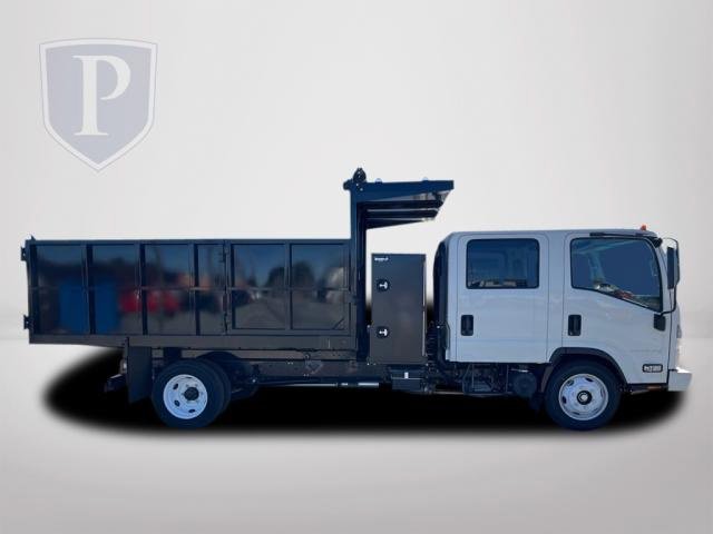 2024 Chevrolet Silverado photo 2