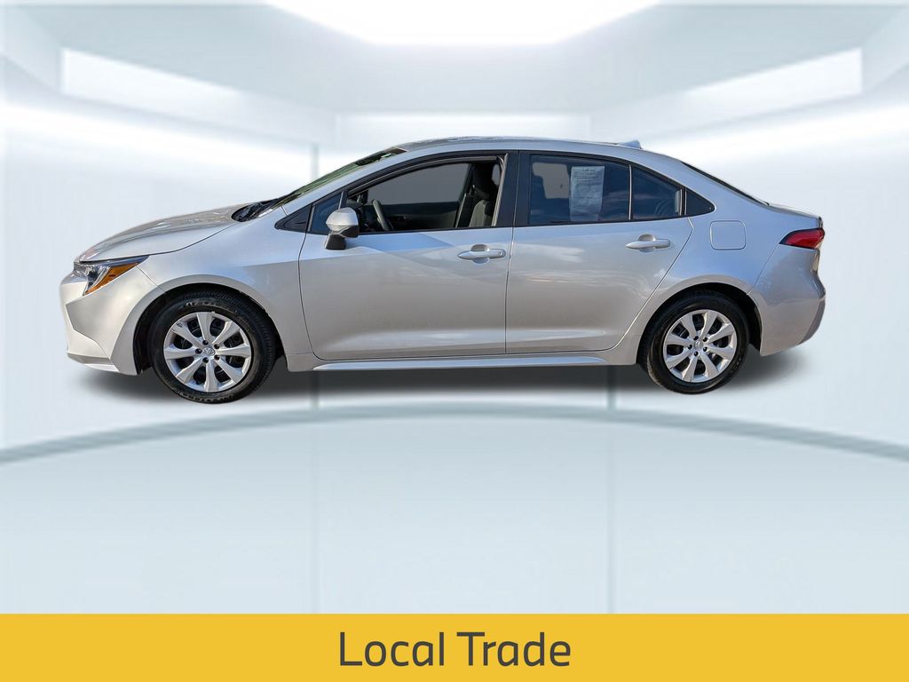 2024 Toyota Corolla LE photo 2