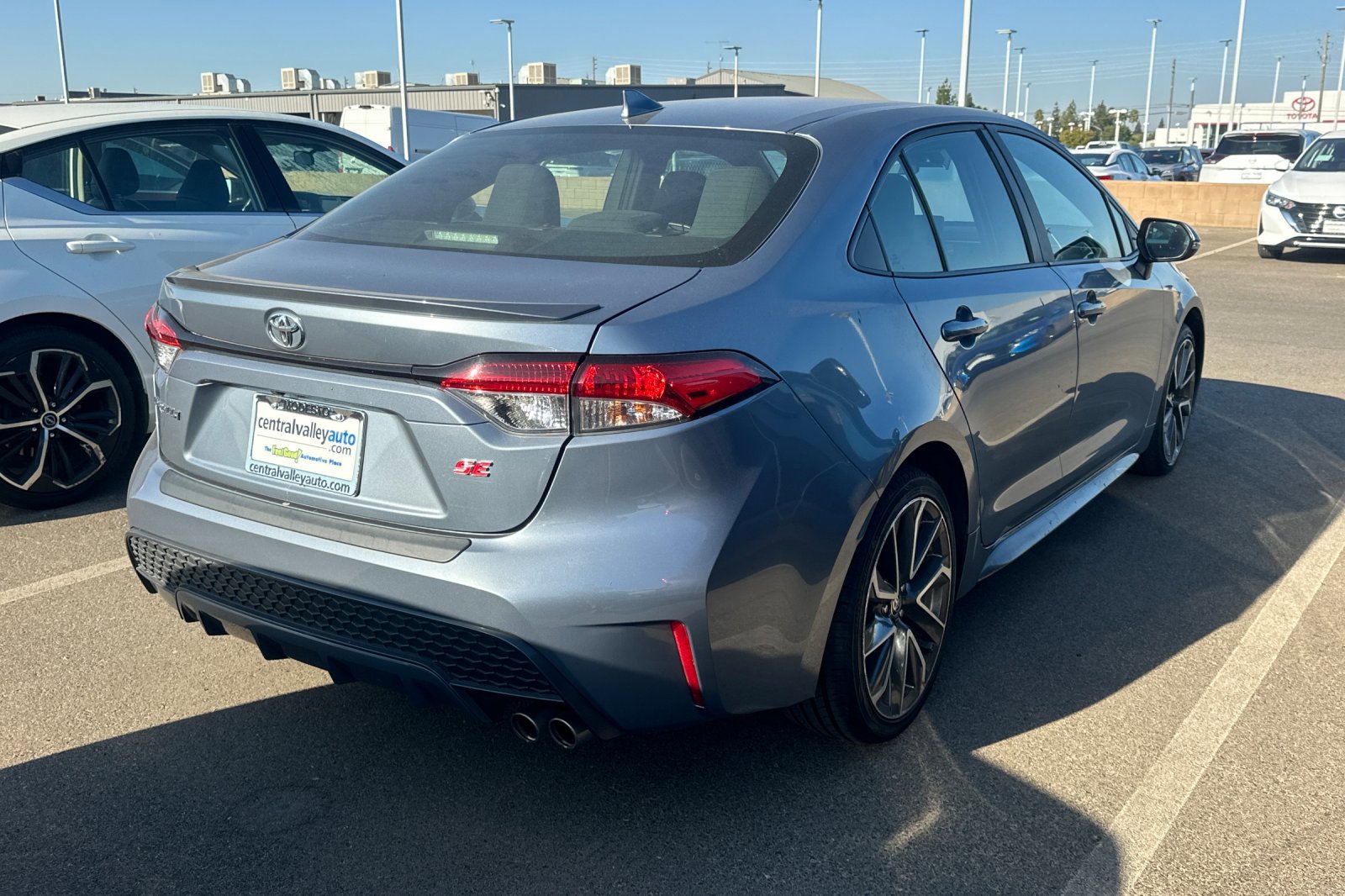 2022 Toyota Corolla SE photo 3