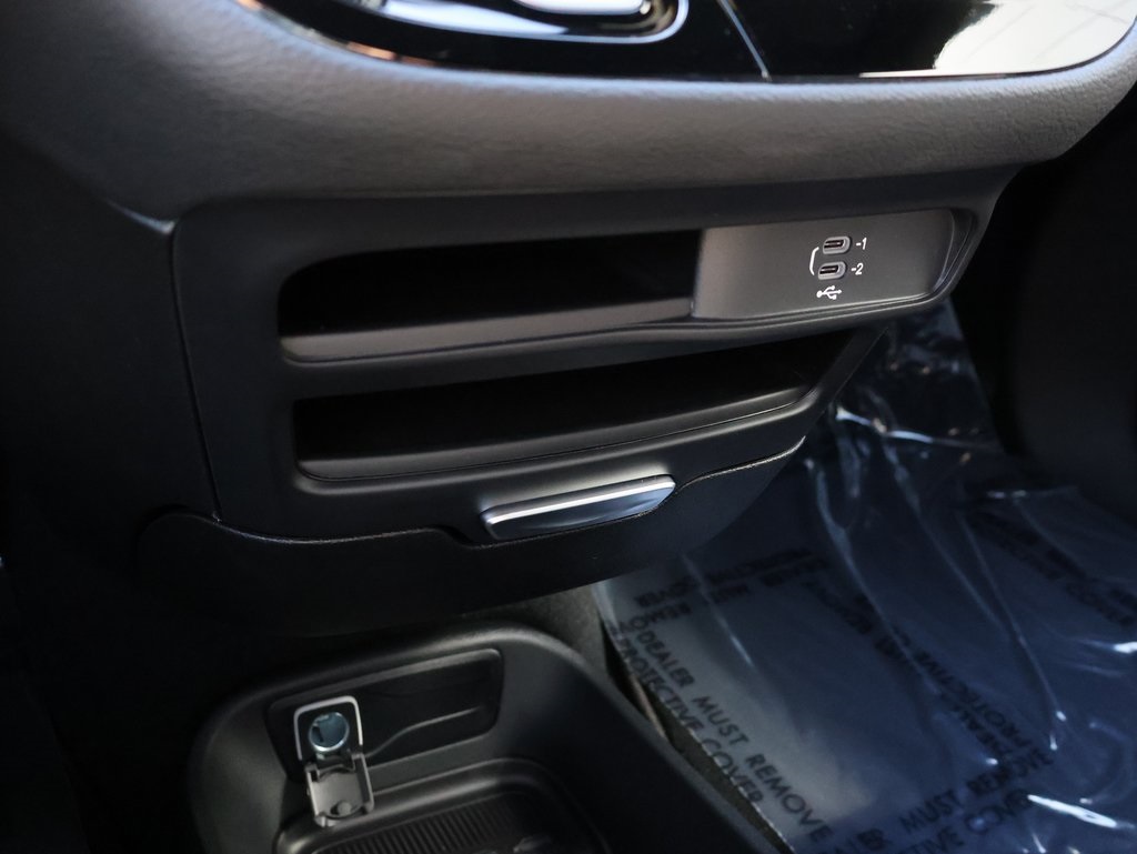 2026 Chrysler Pacifica photo 35