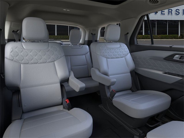 2025 Ford Explorer Platinum photo 8