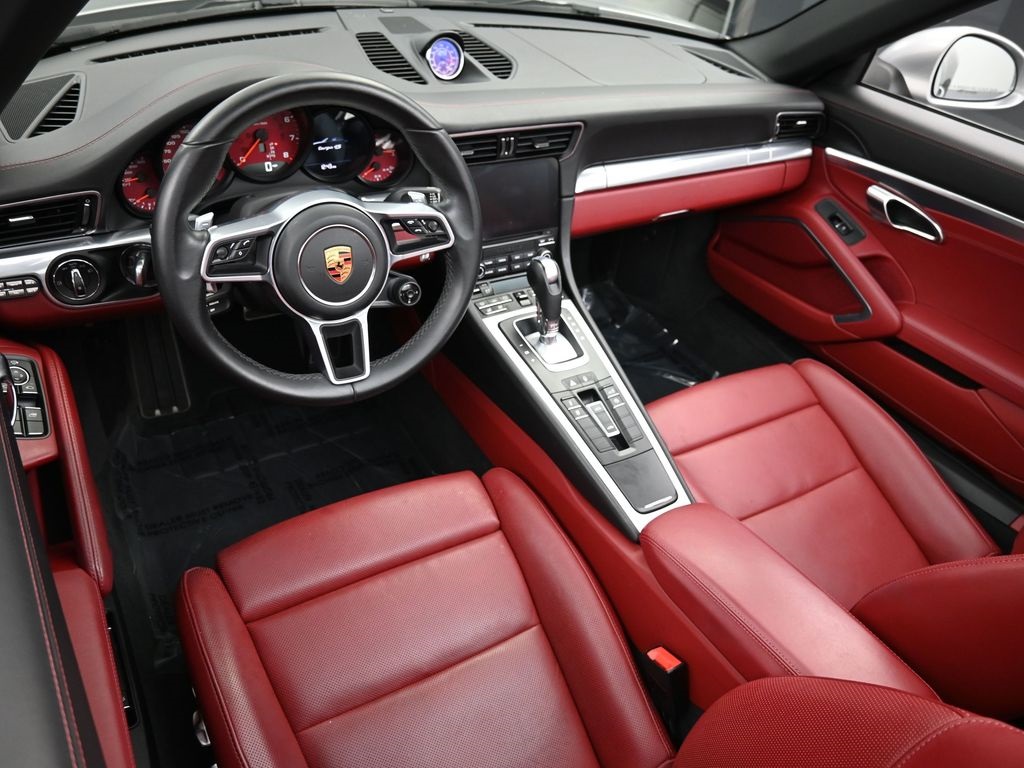 2019 Porsche 911 Targa 4S photo 3
