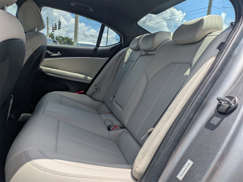2025 Genesis G70 2.5T photo 12