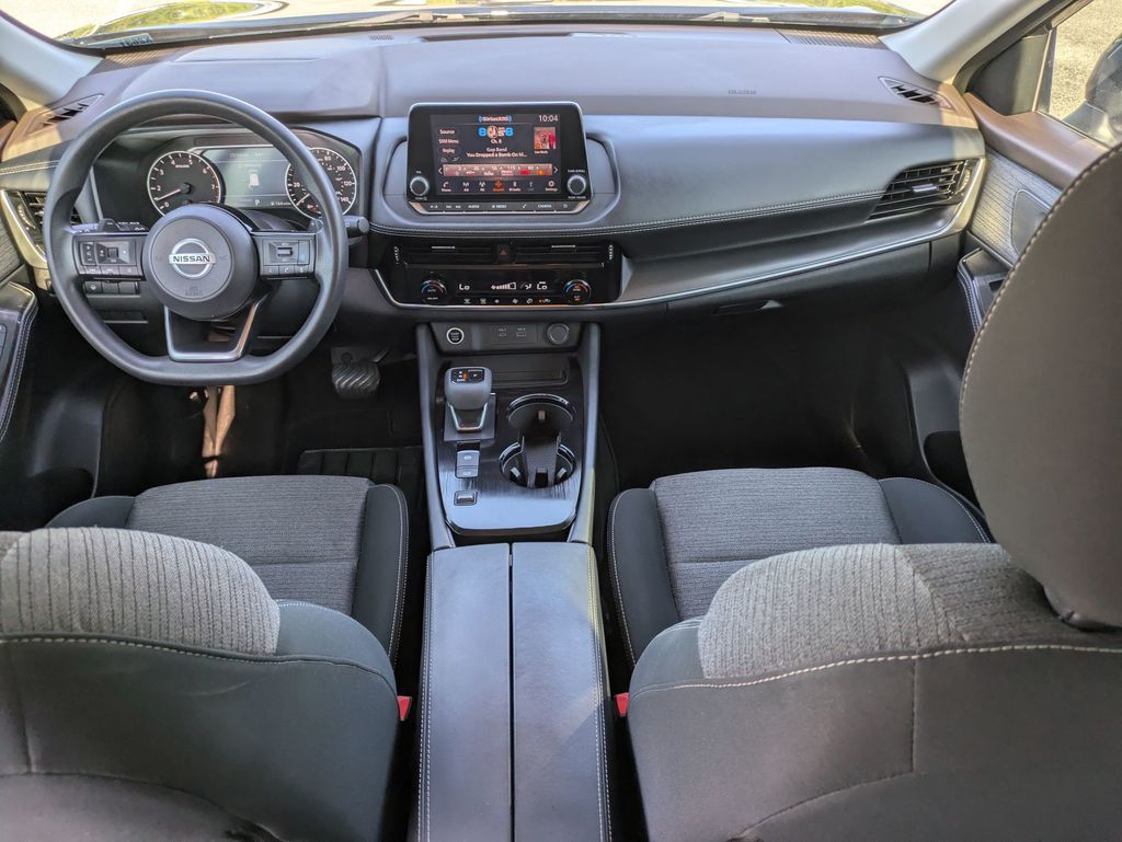2021 Nissan Rogue SV photo 23