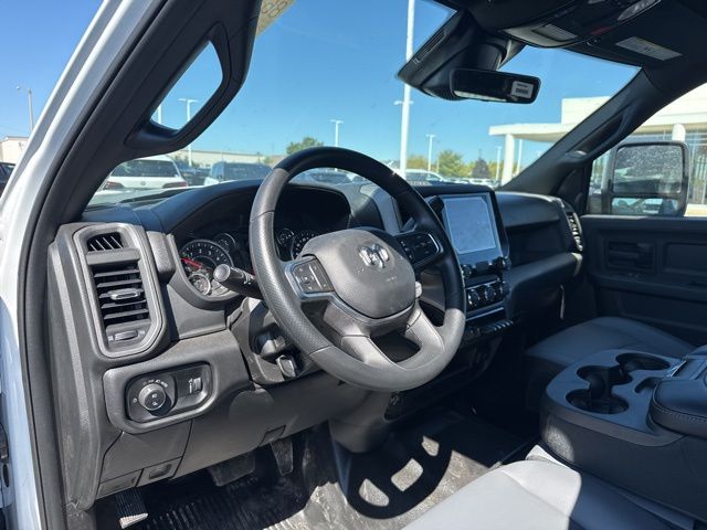 2025 Ram 3500 Tradesman photo 3