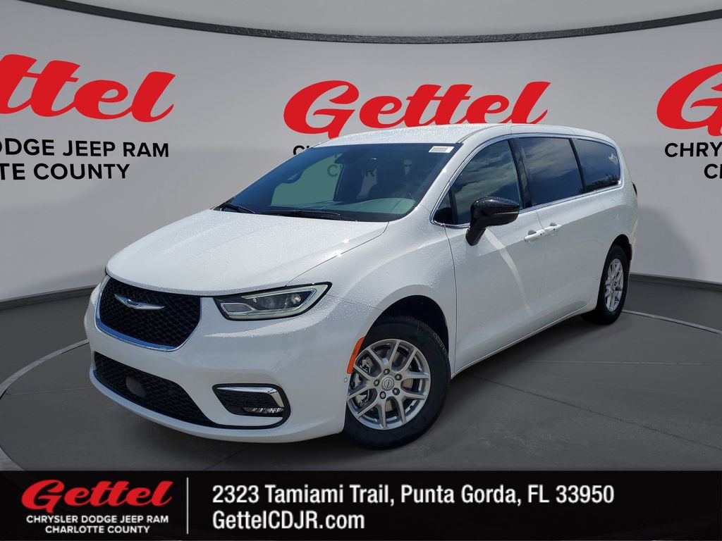 2026 Chrysler Pacifica Select's photo
