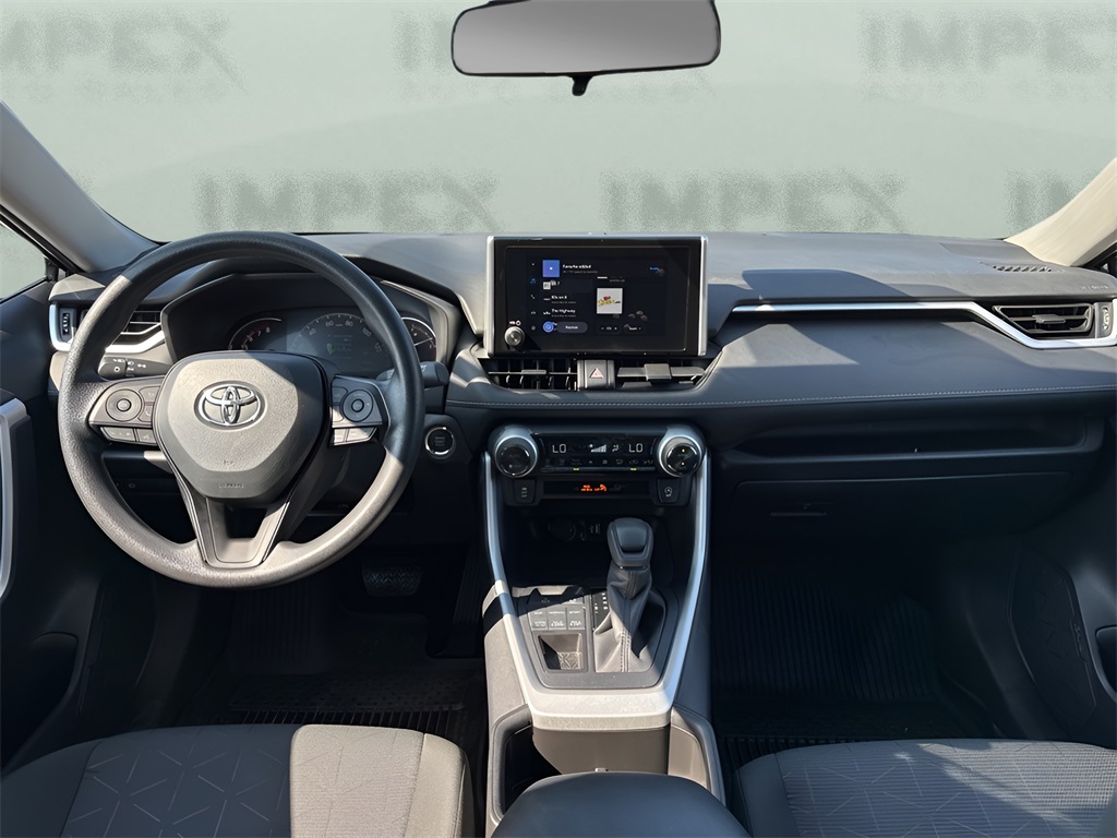2025 Toyota RAV4 XLE photo 13