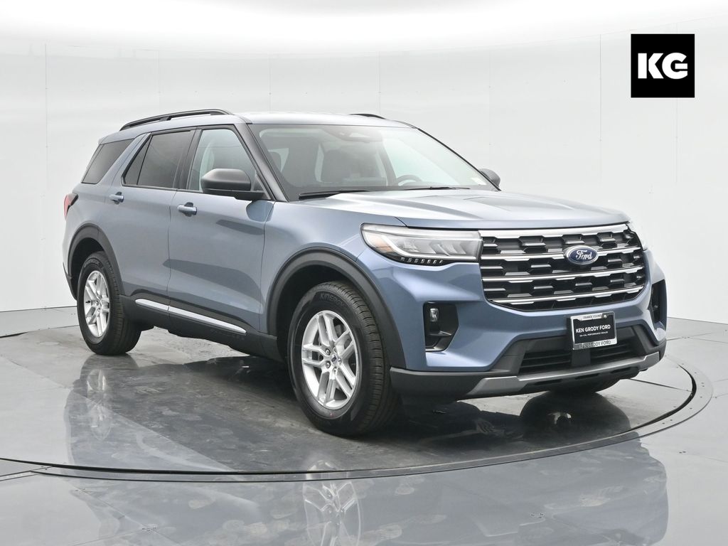 2025 Ford Explorer Active's photo