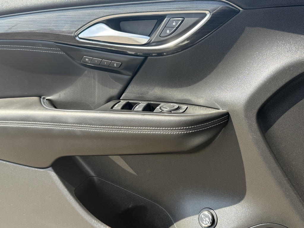 2023 Buick Envision Essence photo 17