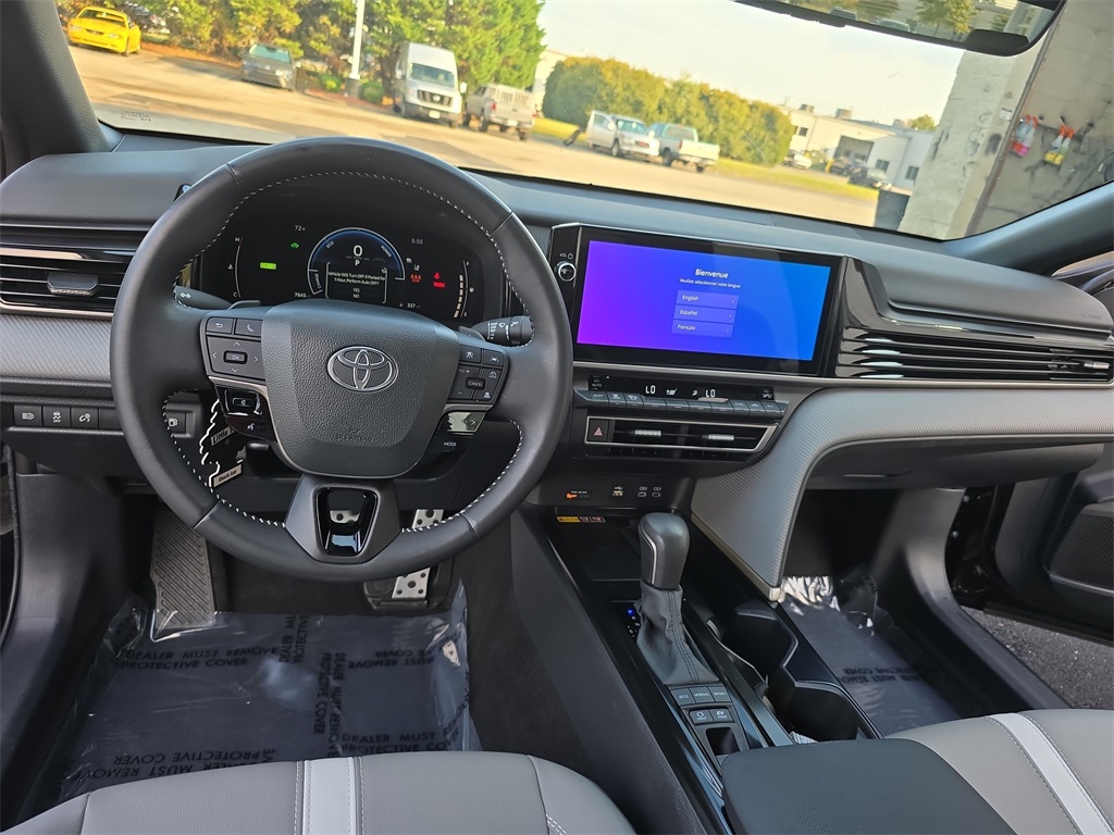 2025 Toyota Camry SE photo 13