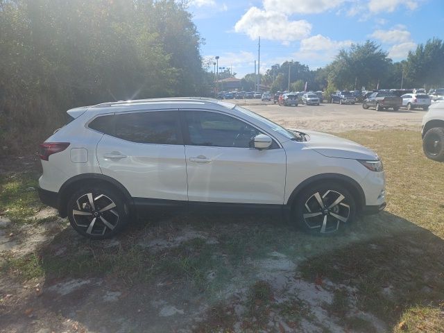 2021 Nissan Rogue Sport SL photo 2